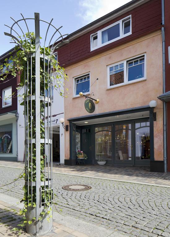Altstadtflair Apartment Husum  Bagian luar foto
